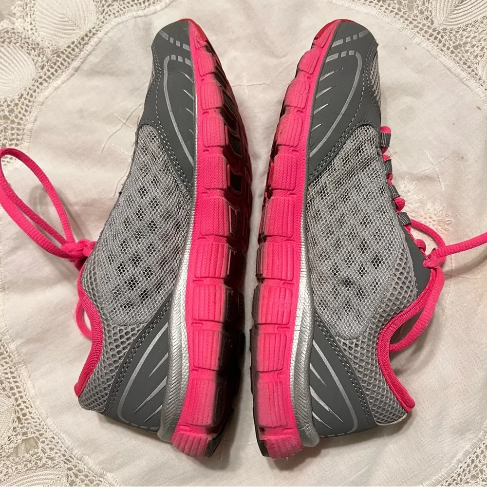 FREE Fila Athletic Sneakers Women’s 7.5 Gray Pink Lace Up Cool Max Memory Foam